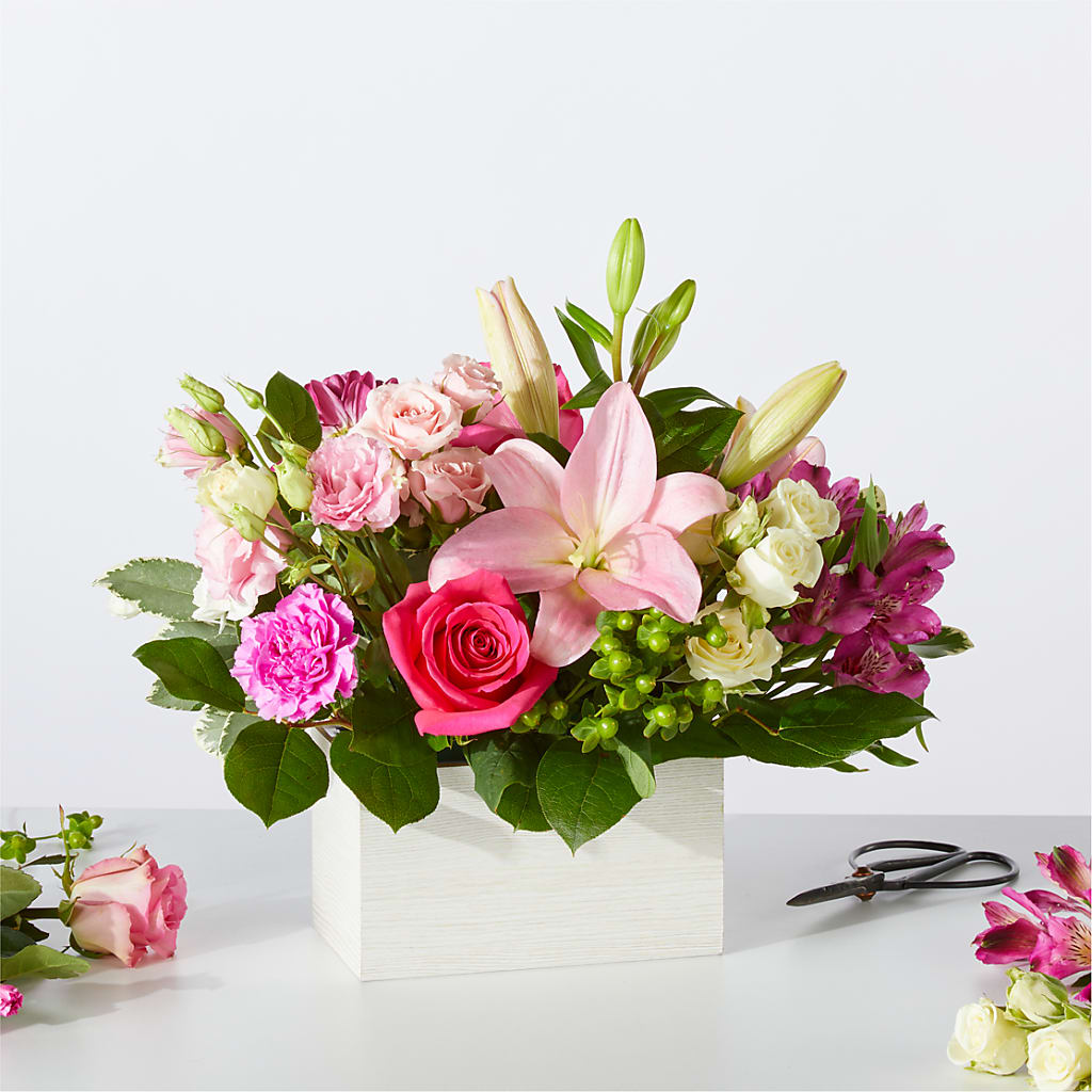 Sweetberry Box – A Florist Original – East End Flowers And Gifts Inc, Hensley AR