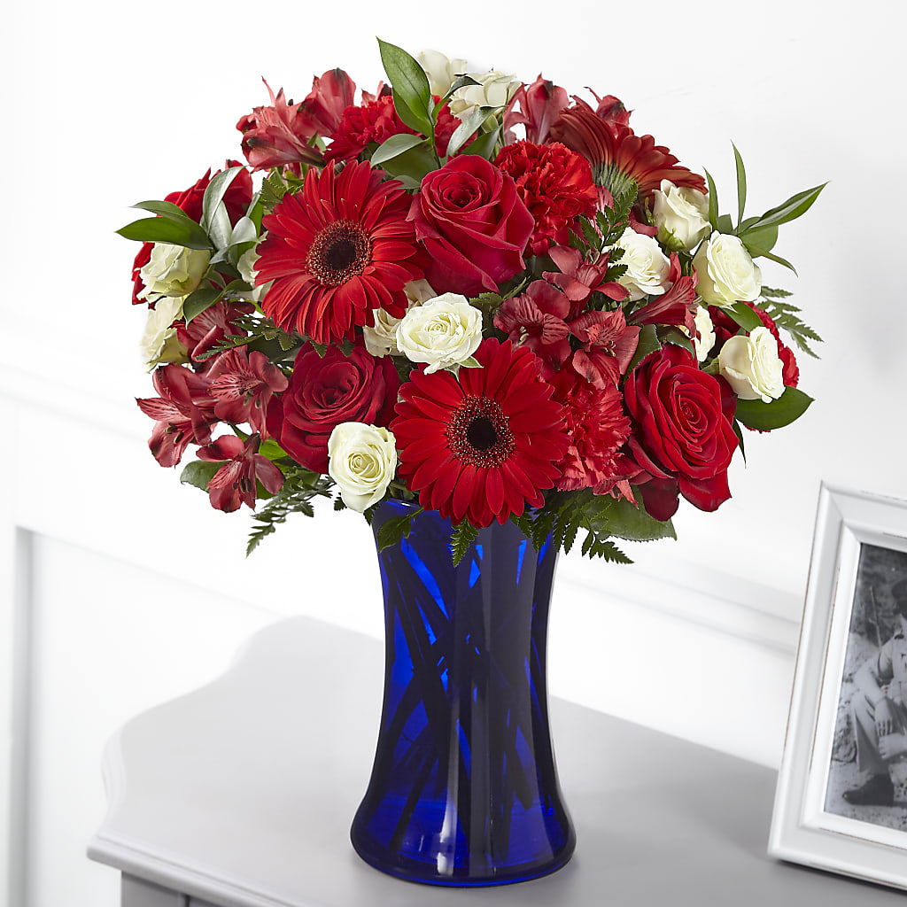 Hearts Embrace Bouquet – East End Flowers And Gifts Inc, Hensley AR