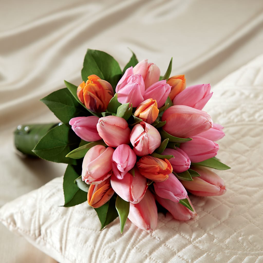 Embraceable Bouquet – East End Flowers And Gifts Inc, Hensley AR