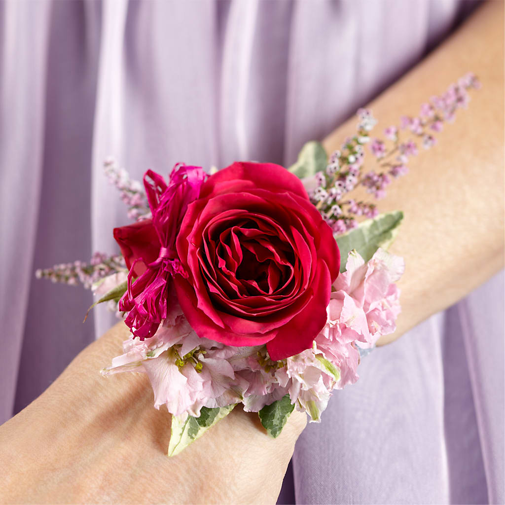 Rose Charm Corsage – East End Flowers And Gifts Inc, Hensley AR