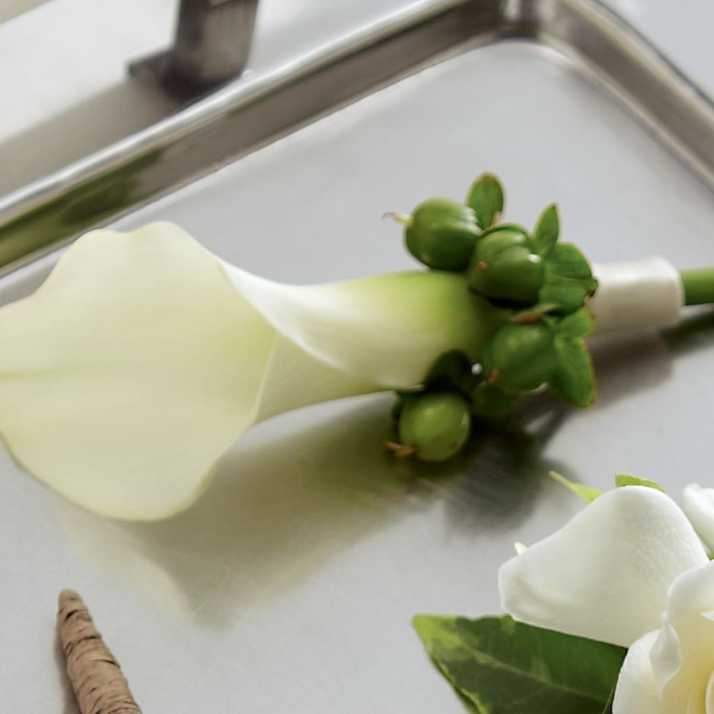 White Calla Boutonniere – East End Flowers And Gifts Inc, Hensley AR