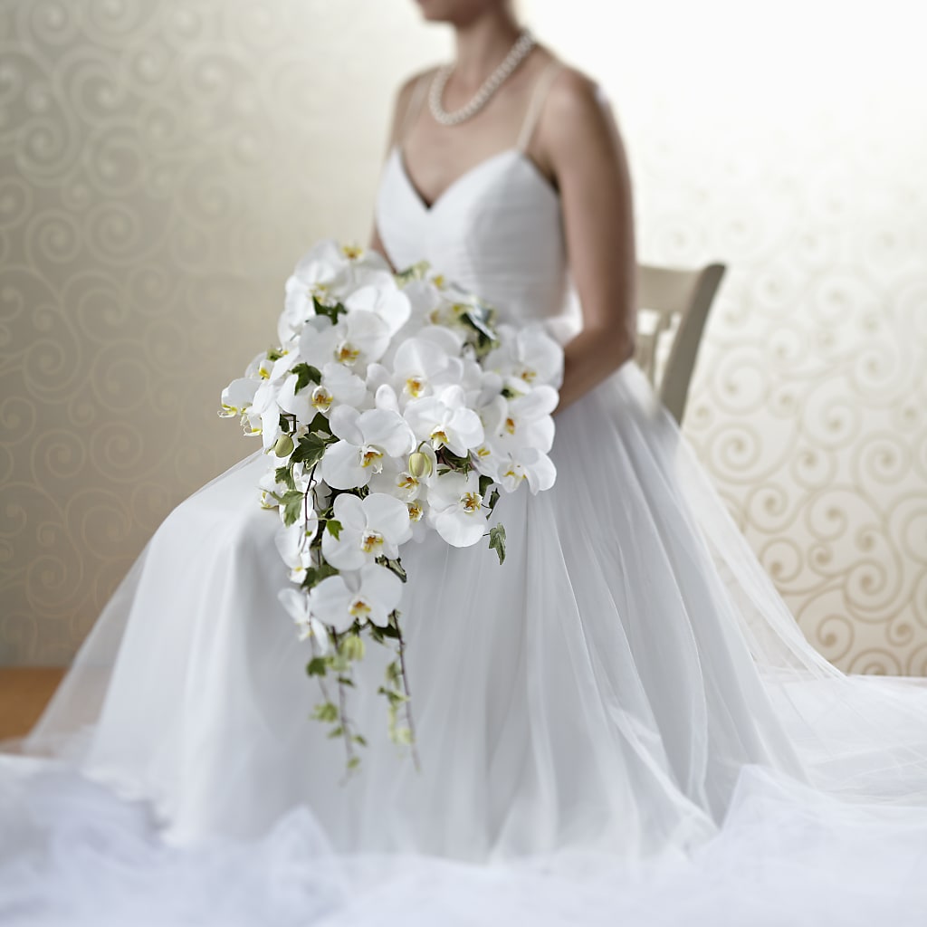 Classic White Bouquet – East End Flowers And Gifts Inc, Hensley AR