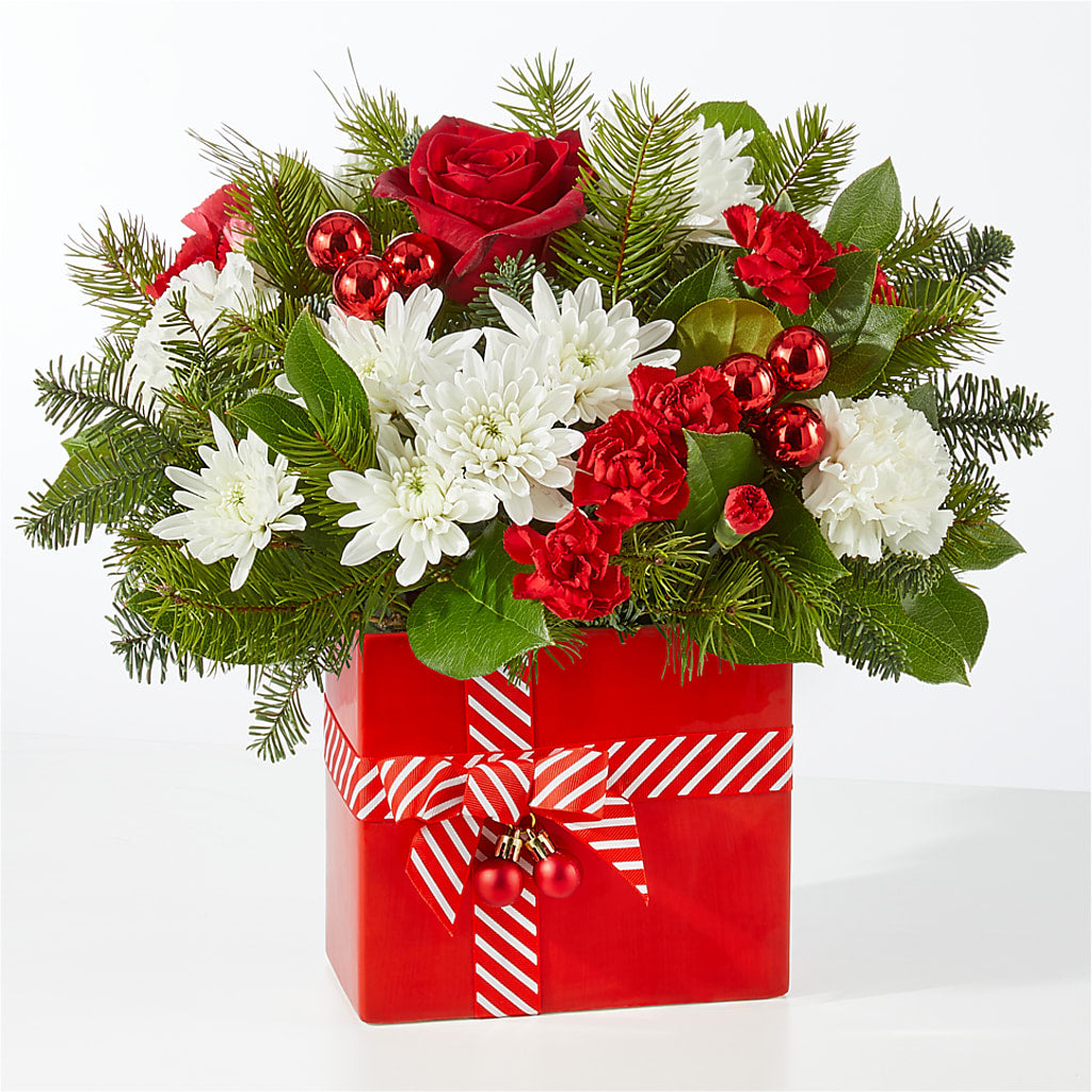 Presents Under the Tree Bouquet –  East End Flowers And Gifts Inc, Hensley AR