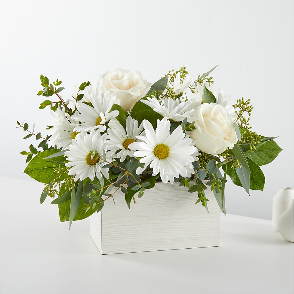 Fresh Linen Box Bouquet –  East End Flowers And Gifts Inc, Hensley AR