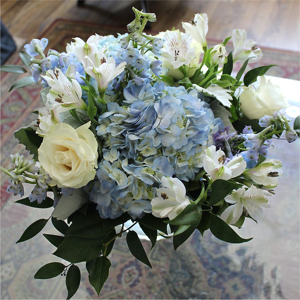 Clear Skies Bouquet –  East End Flowers And Gifts Inc, Hensley AR