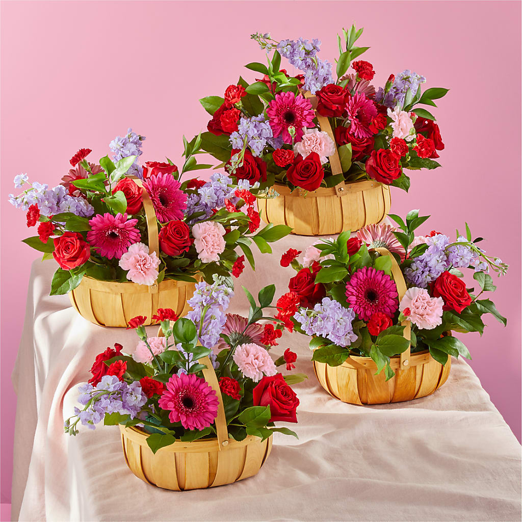 Pink Picnic Basket –  East End Flowers And Gifts Inc, Hensley AR