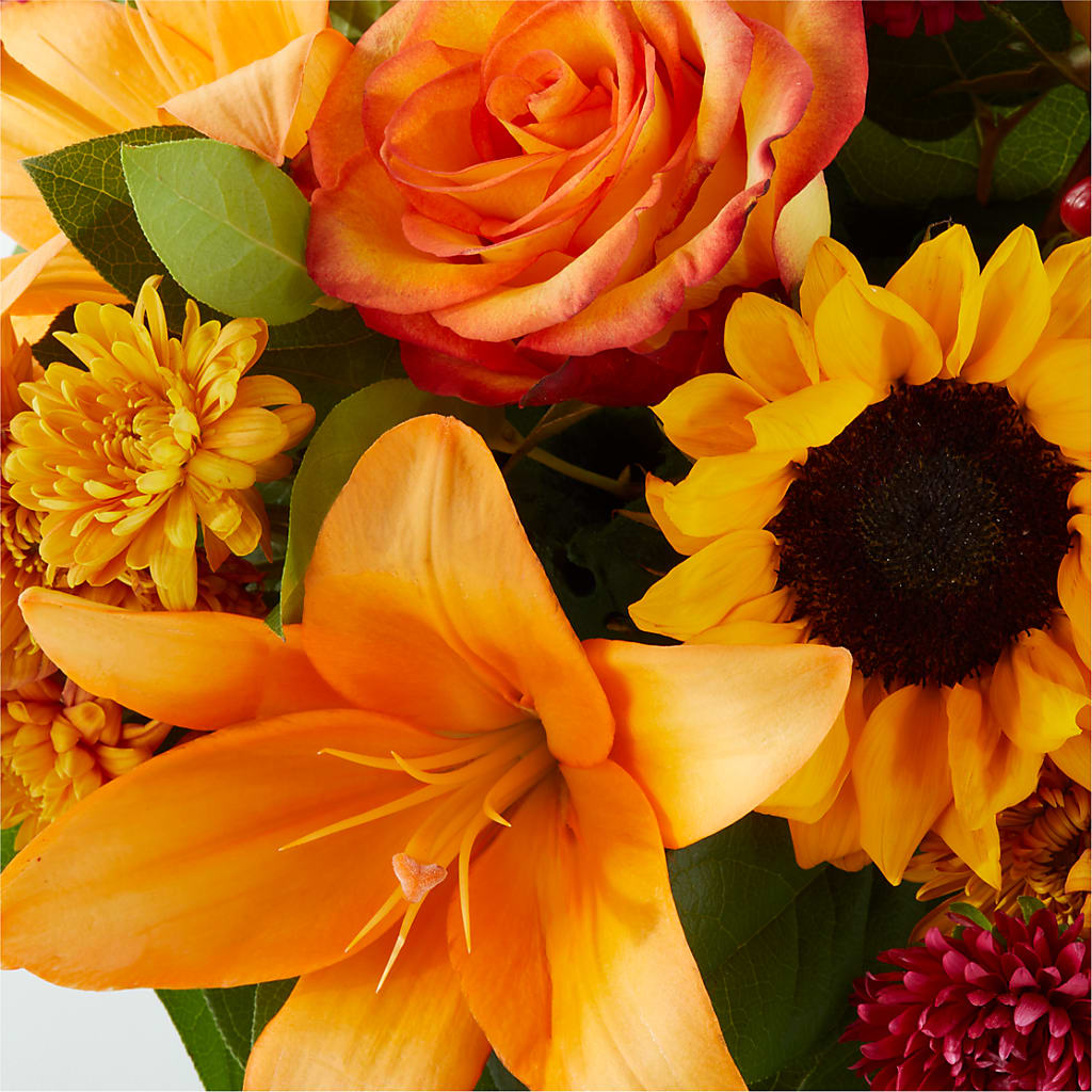 Grateful Centerpiece –  East End Flowers And Gifts Inc, Hensley AR
