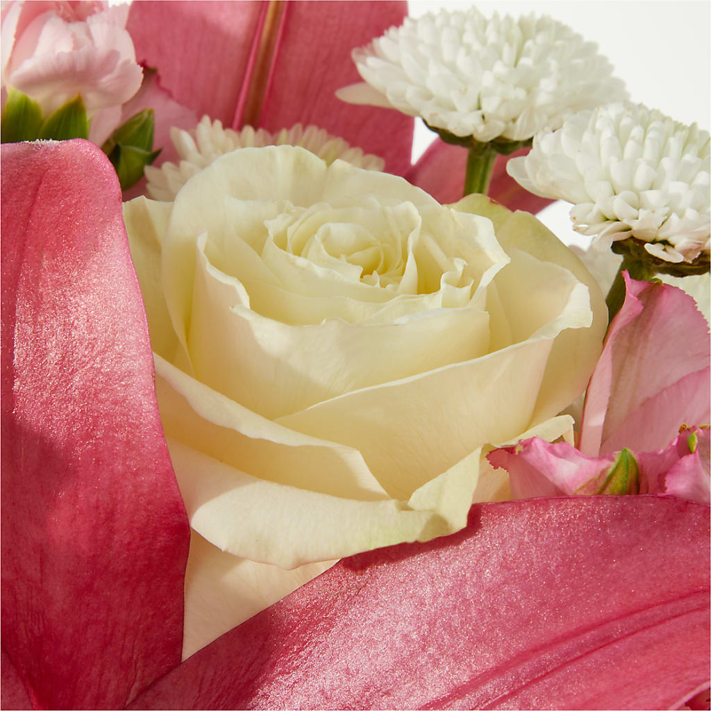 Piece of Cake Bouquet –  East End Flowers And Gifts Inc, Hensley AR