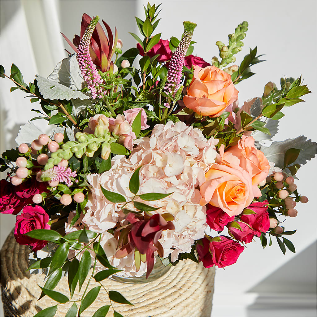Glitz & Glam Bouquet –  East End Flowers And Gifts Inc, Hensley AR