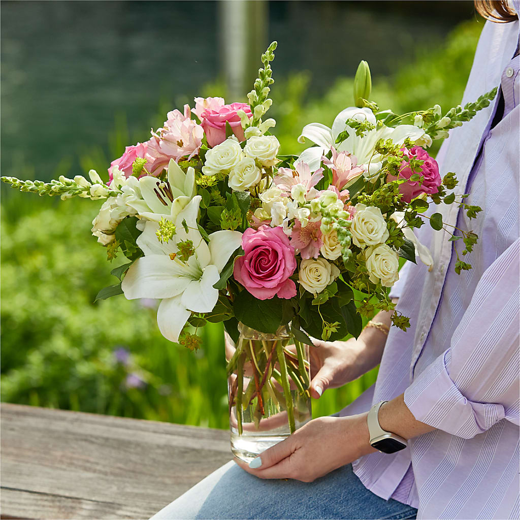 Fondly Bouquet –  East End Flowers And Gifts Inc, Hensley AR